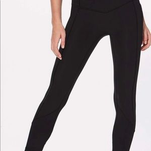 NWOT All The Right Places Crop!!